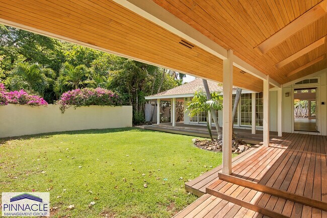 Building Photo - 814-814A Kealaolu Avenue