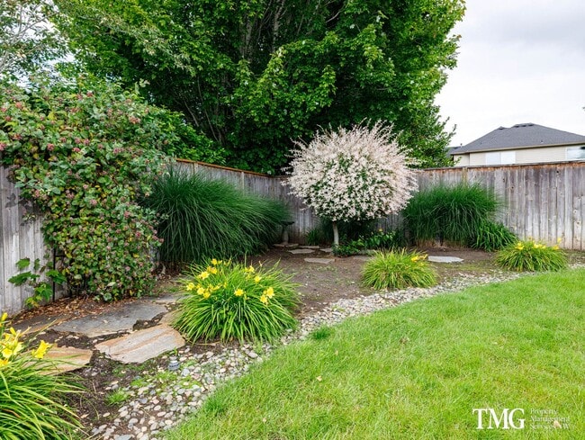 Building Photo - Stunning Home in Sought-After Ashley Heights!