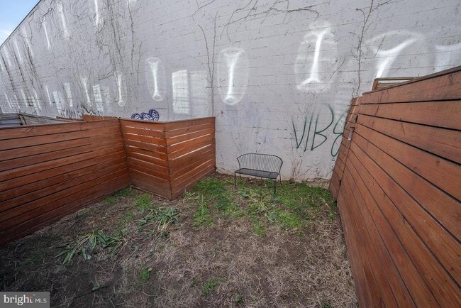 Building Photo - 1326 N Mascher St