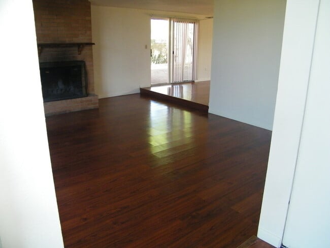 Building Photo - Pending/ Rented - 3 Bed, 2 Bath Tucson Ren...