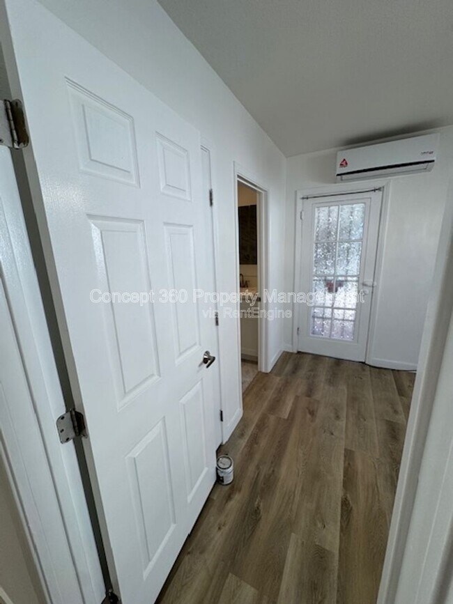 Building Photo - 3211 Park Ln