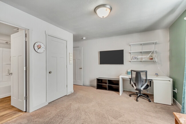 Building Photo - 14409 S Oakfield Way