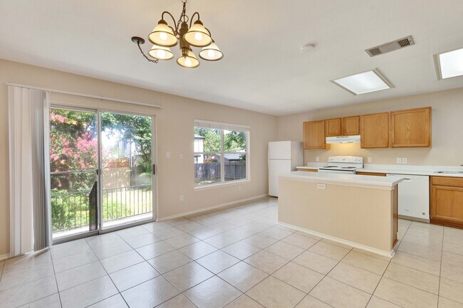 Building Photo - 1404 Baffin Cove