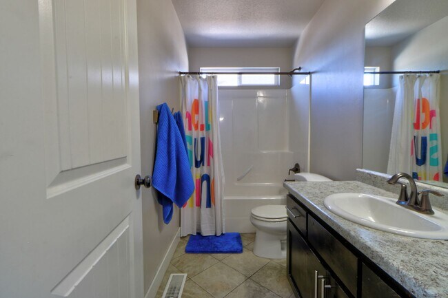 Building Photo - Single Family Lehi Home