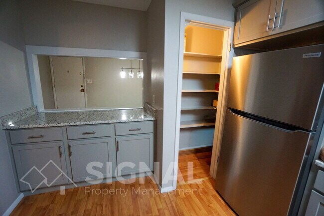 Building Photo - 616 Woodland Vlg