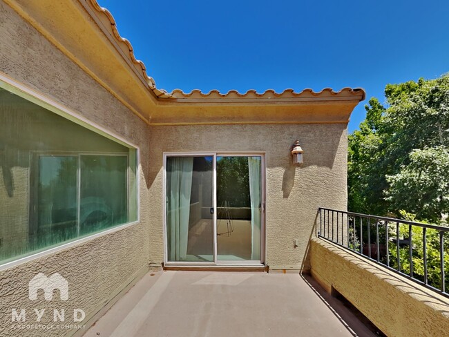 Building Photo - 15185 S Via Lago Del Encanto