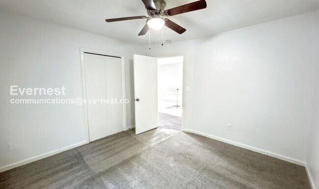 Building Photo - Limited Time Special Offer /3-Bedroom Home with Garage / Pet-Friendly / Available Now!