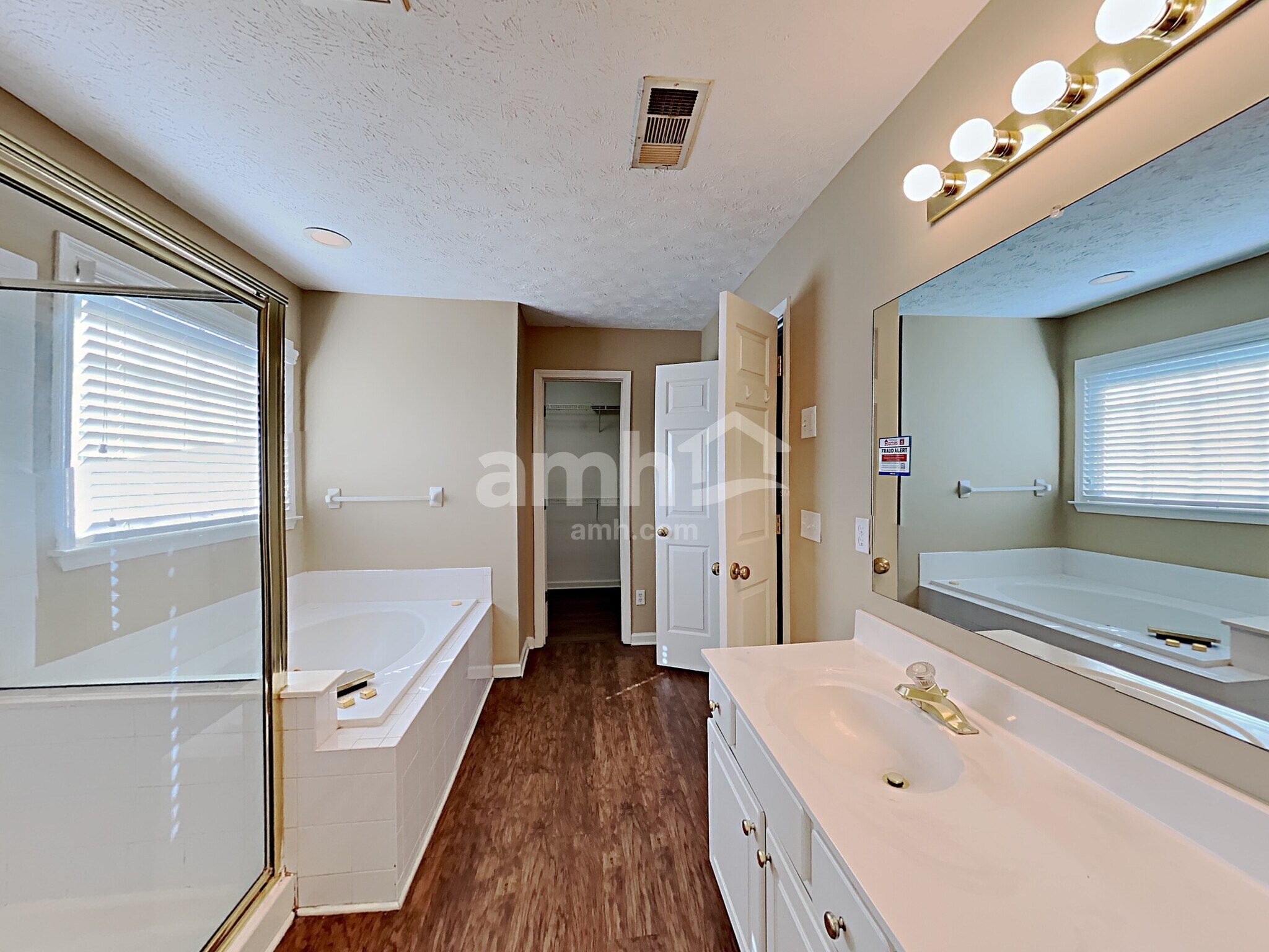 Building Photo - 2175 Carlysle Cove Dr