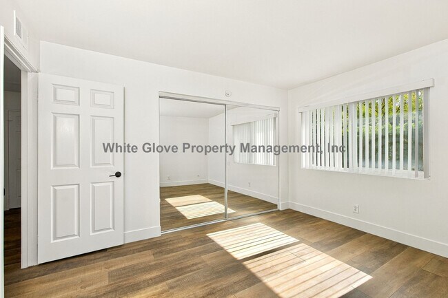 Building Photo - 265 S Via Montanera