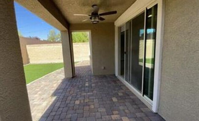 Building Photo - Spectacular NW Home For Rent