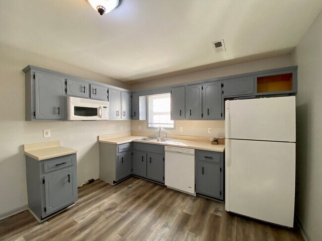 Building Photo - 268 Executive Ave