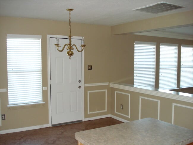 Building Photo - COMING SOON. @ A Great Location!