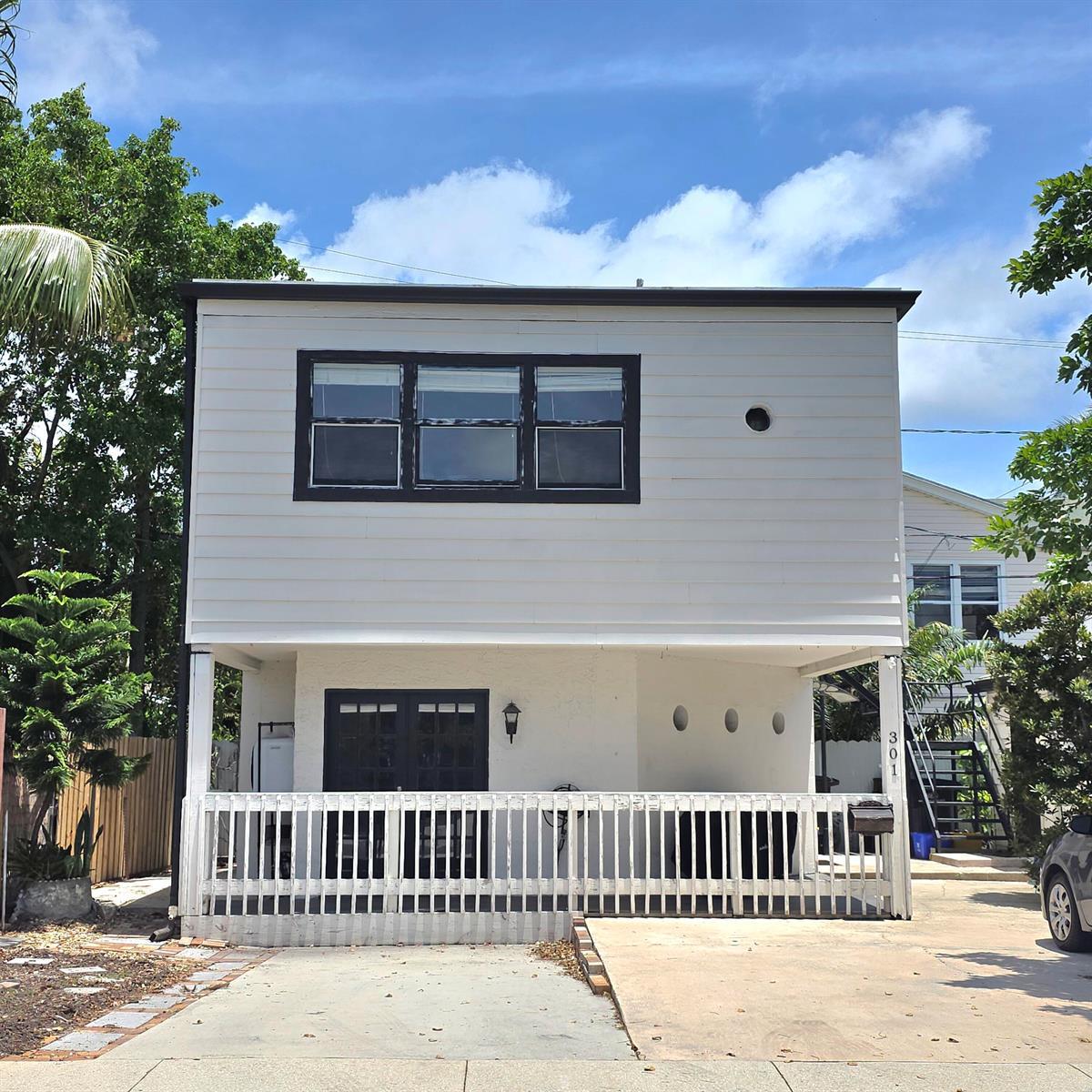 Building Photo - 3709 S Olive Ave