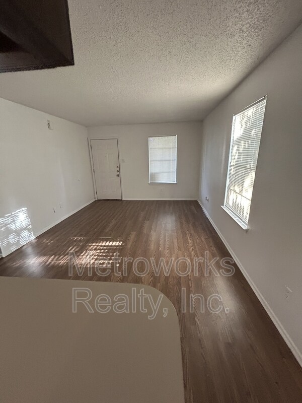 Building Photo - 103 Pine Meadow Dr