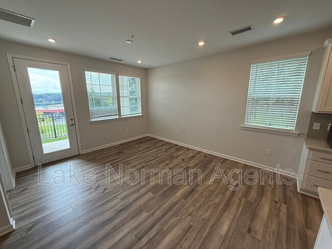 Building Photo - 4455 Reed Crk Dr