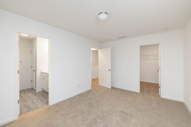 Building Photo - Free Month's Rent! NEW Townhome within Wal...