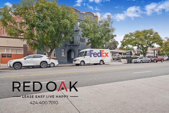 Building Photo - 615 S Glendale Ave