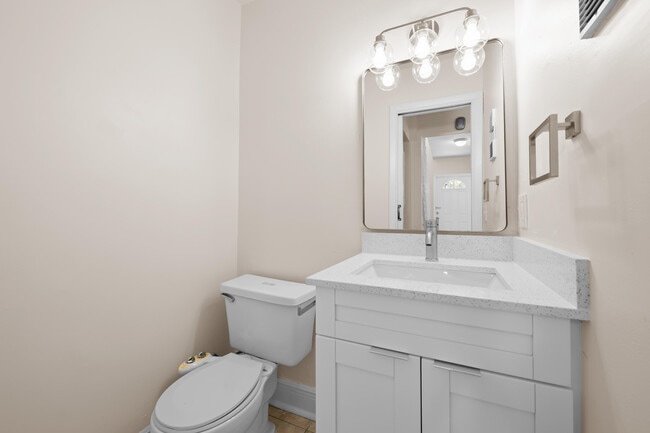 Building Photo - 3281 E Golf Blvd