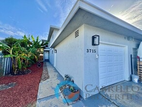 Building Photo - Beautifully Renovated 4BD/2BA Home in Central San Diego with Private Yard & Attached Car Garage!