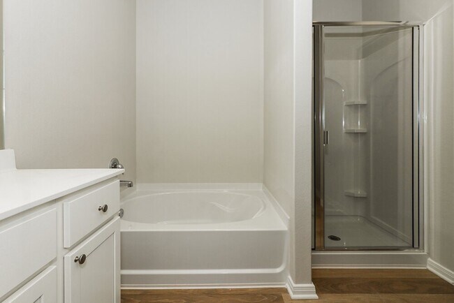 Building Photo - 408 Mustang Trot Dr