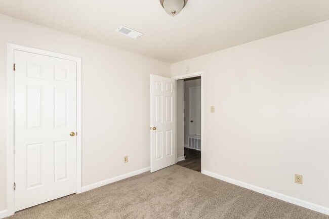 Building Photo - 2813 Arbor Lane Cove