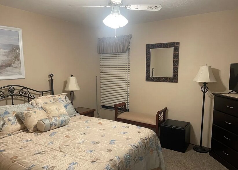 Guest Room - 5770 Trailwinds Dr