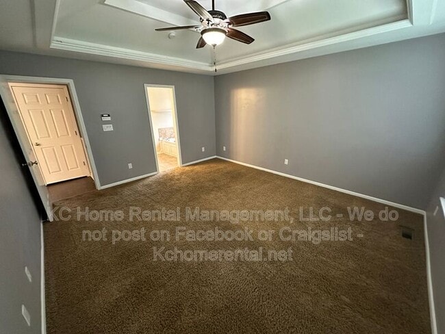 Building Photo - 625 NW Rosaceae Dr