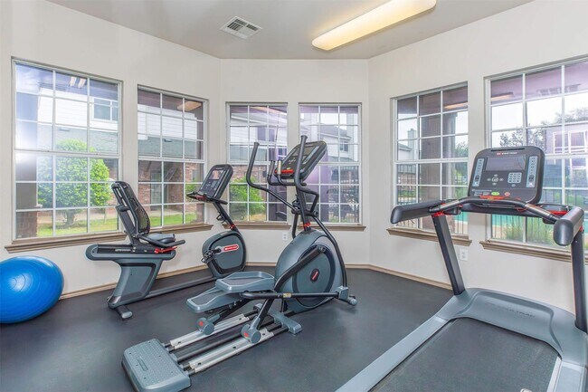 Building Photo - 400 E Cypress Creek Rd