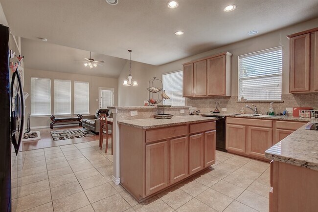 Building Photo - 2832 Gooseberry Dr