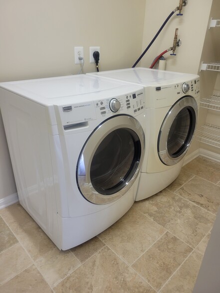 LAUNDRY ROOM - 19355 Cypress Ridge Ter