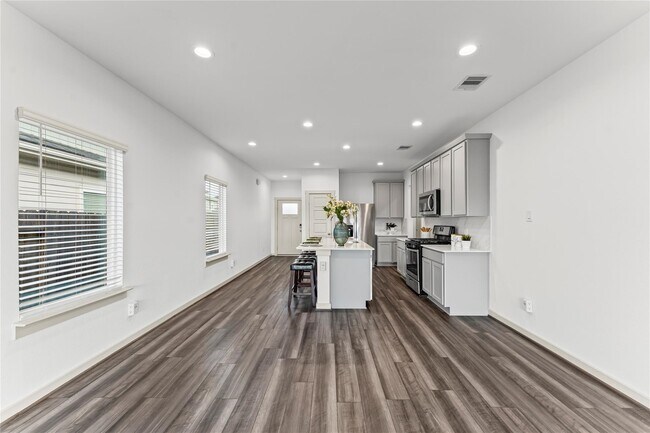 Building Photo - 12512 Newport Arch Ln