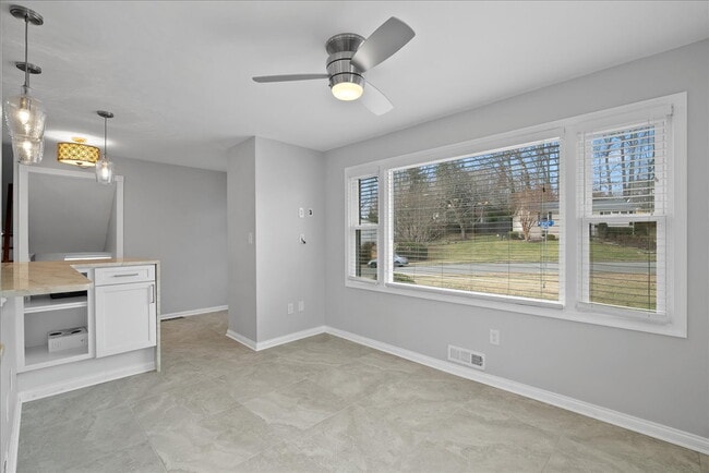 Building Photo - "Spacious 5-Bed split level Gem with Finished Basement & Fireplace on Brompton St, West Springfie...