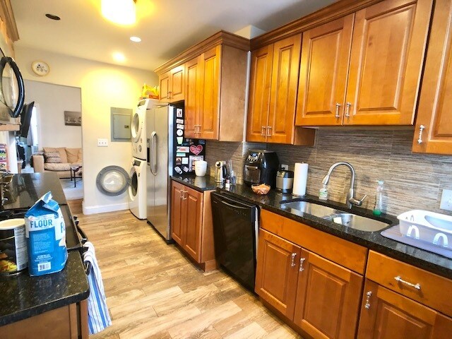 Building Photo - 11 Babcock St