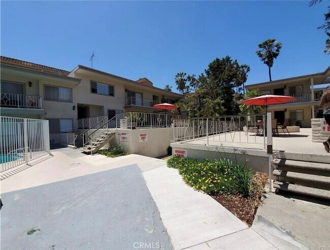 Building Photo - 3510 Elm Ave