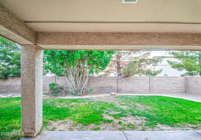 Building Photo - 836 N Sinova Ave