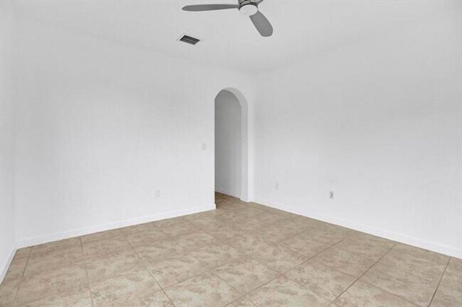 Building Photo - 9081 SW 169th Ct