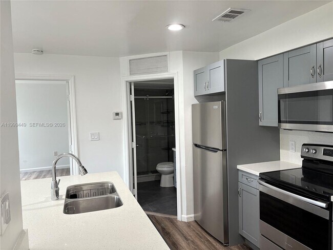 Building Photo - 17565 NW 67th Pl