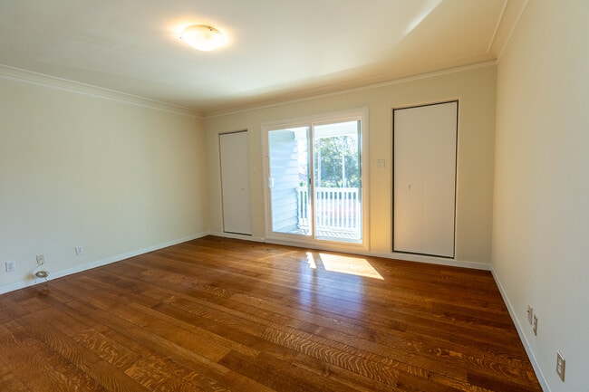 Building Photo - 1030 Ulloa St