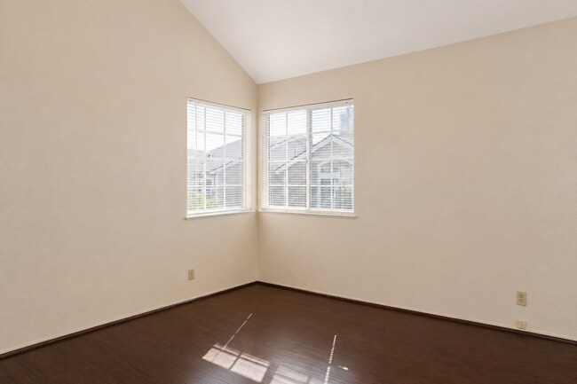 Building Photo - Amazing Spacious Home in Fremont w/Bonus Loft - Ardenwood!
