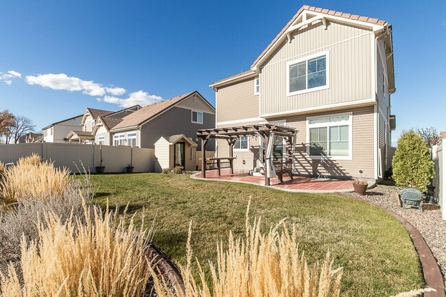 Primary Photo - Beautiful 3 Bed 2.5 Bath in Thompson River...