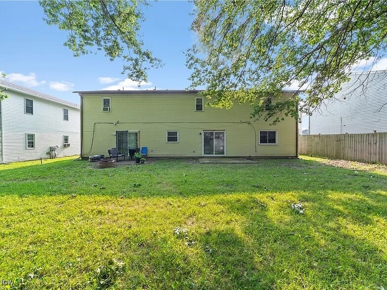 Building Photo - 2902 Forest Ln