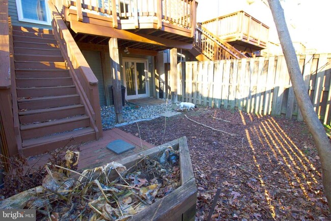 Building Photo - 5339 Buxton Ct