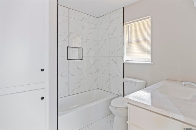 Building Photo - 1455 Marilyn Dr