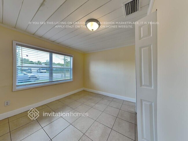 Building Photo - 314 SW 4th Ave