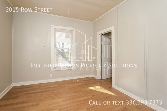 Building Photo - 2015 Row St