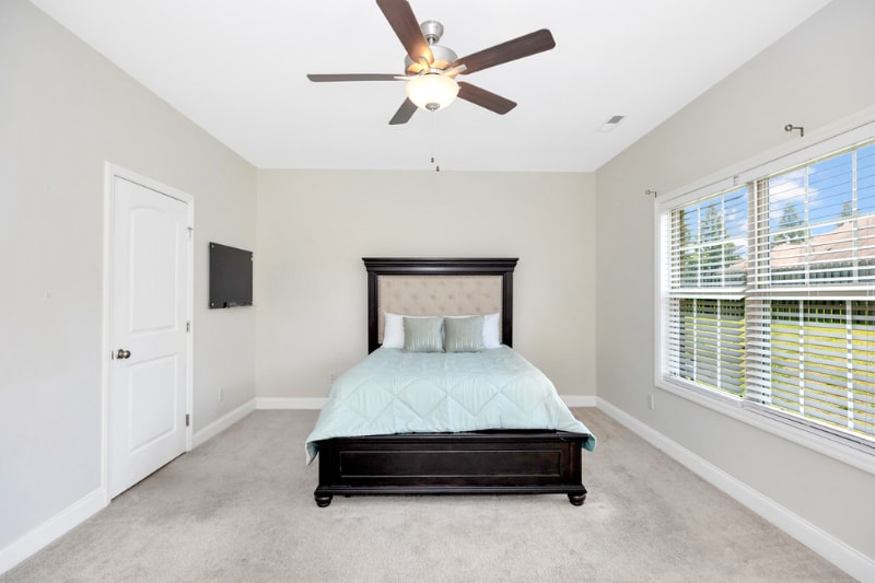 Building Photo - 141 Slade Thomas Dr