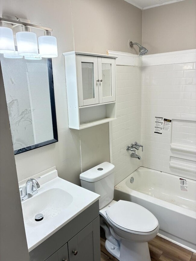 Building Photo - 1612 Dartmore Dr N