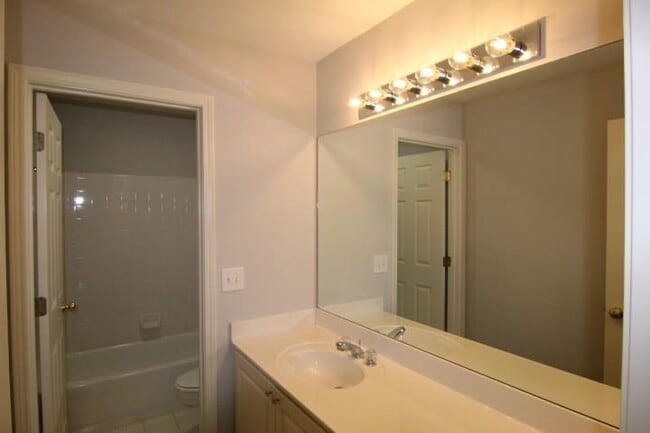 Building Photo - 1140 Graystone Crossing