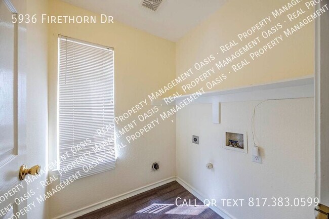 Building Photo - 5936 Firethorn Dr