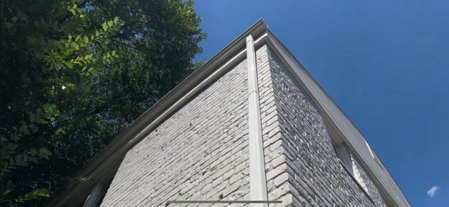 Building Photo - 5563 Central Ave SE
